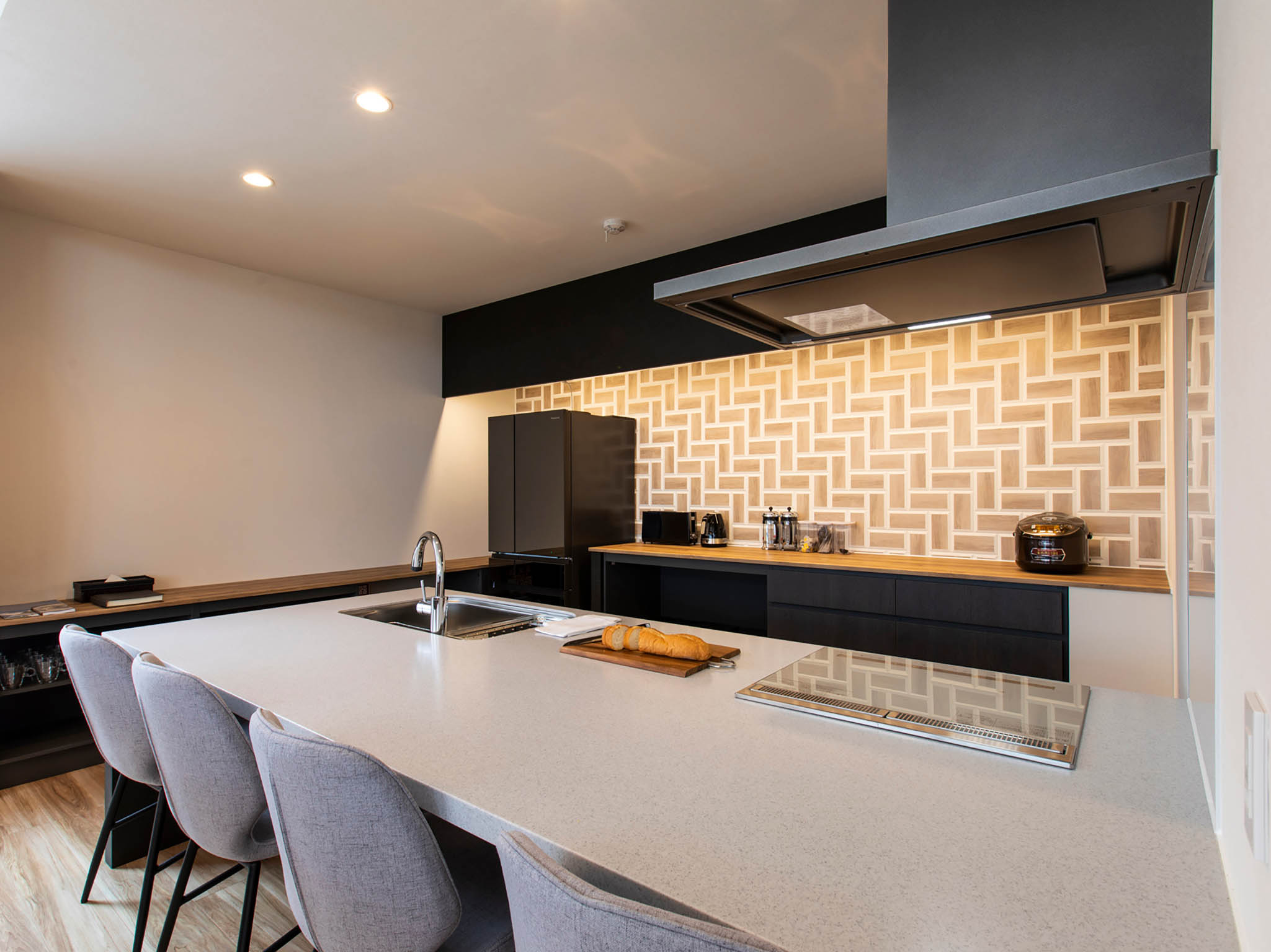 Aoyama Lodge - Modern Kitchen design